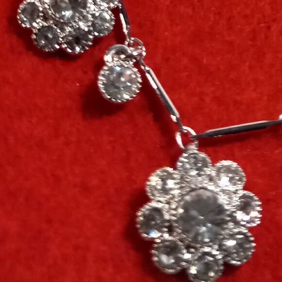 NWT Monet Adjustable Silver tone Floral Necklace - Picture 4 of 9